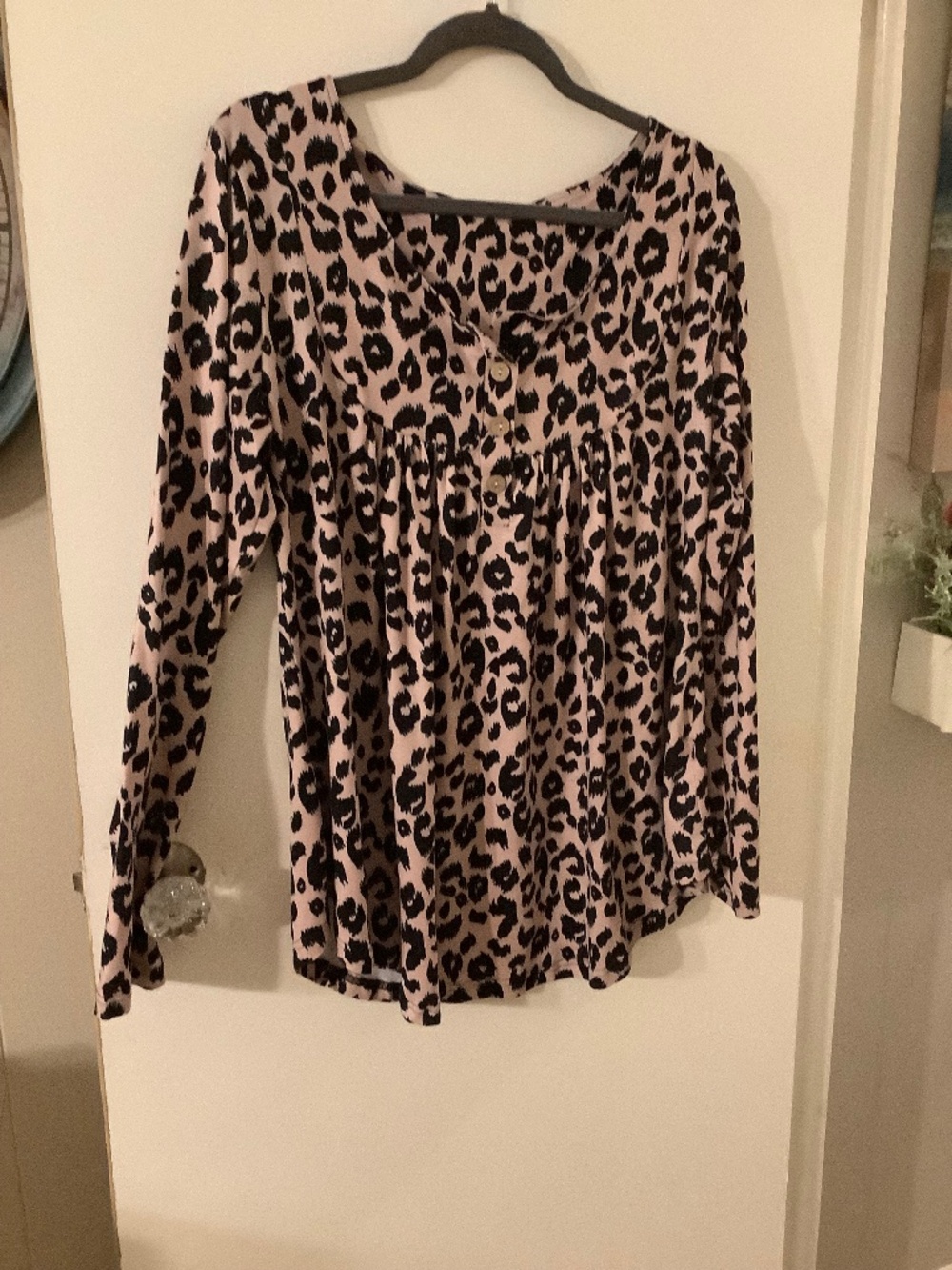 Leopard print top